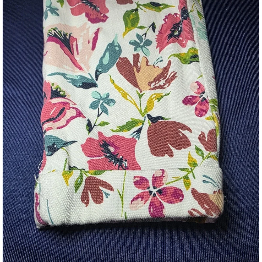 Time & Tru Women's Floral Stretch Pants White Pink Teal Slim Cropped Size M 8-10 - Picture 2 of 8